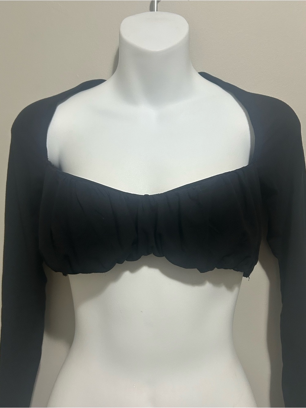 Black Long-Sleeve Cropped Bolero Top - Picture 3 of 7